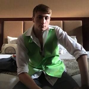 Meet your Posher, Justin